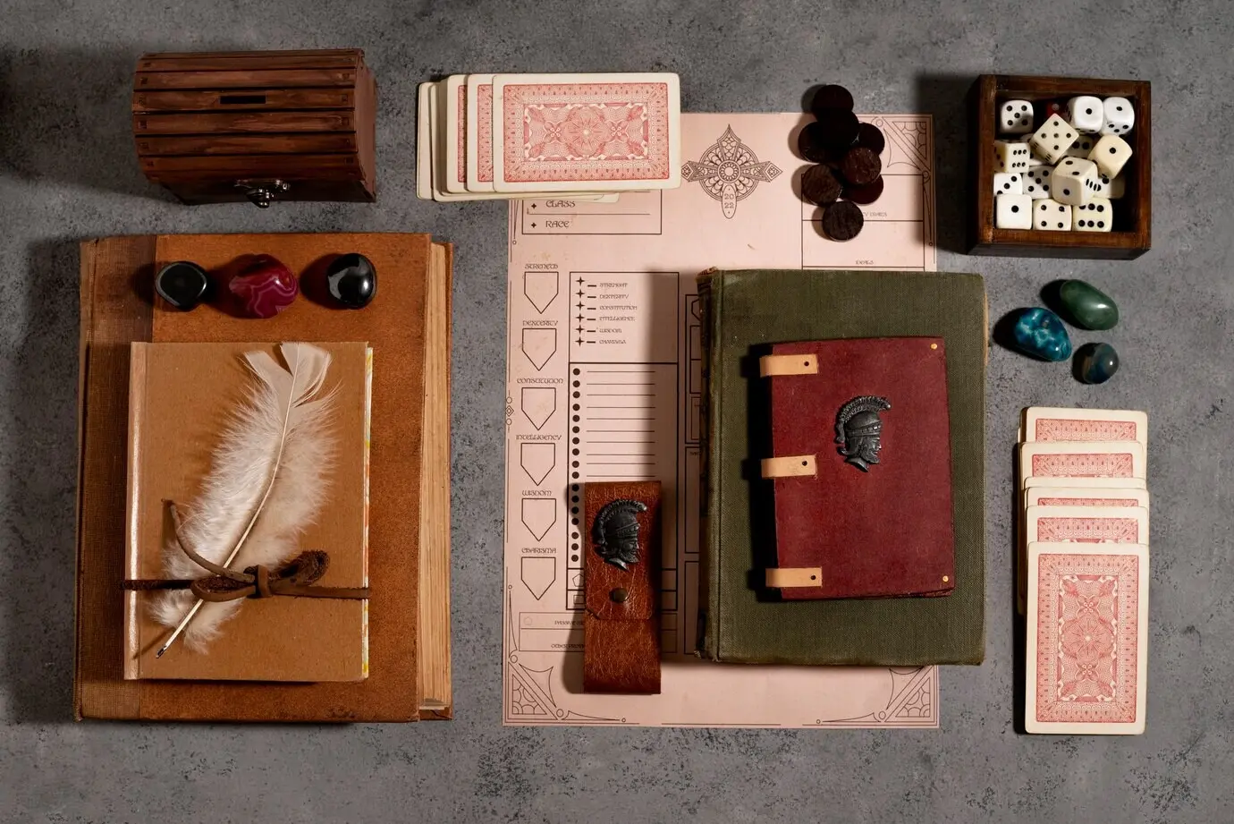 Draufsicht auf schöne RPG-Stillleben-Gegenstände